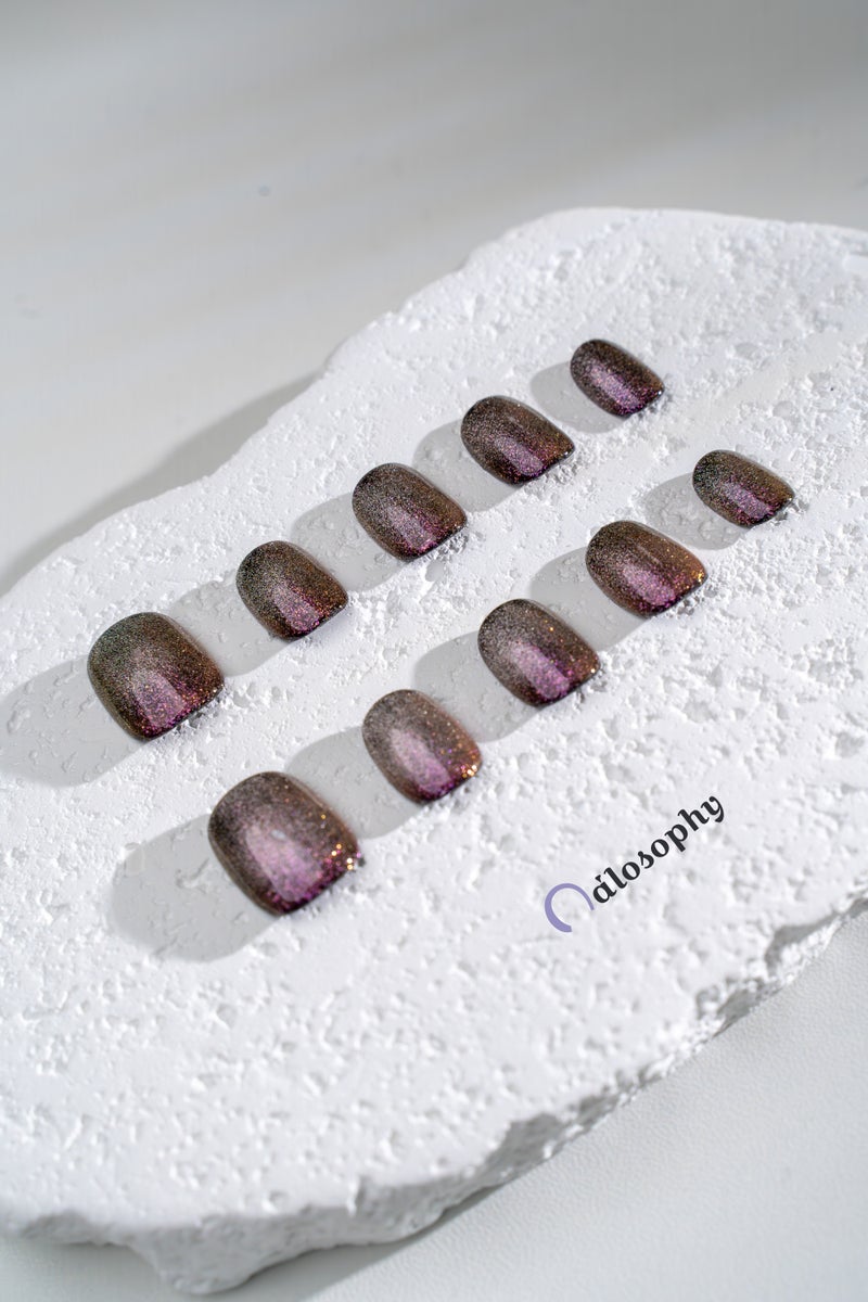 Nailosophy أظافر جل مضغوطة يدوية الصنع بمنتصف الليل أميثيست عين القط | شكل مربع - Image 1
